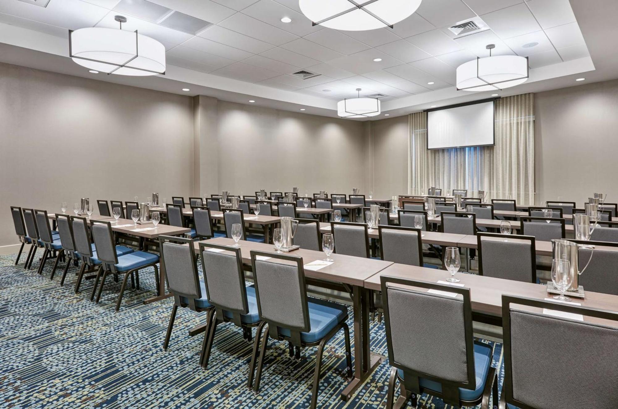 Doubletree By Hilton Charlotte Uptown Hotell Exteriör bild