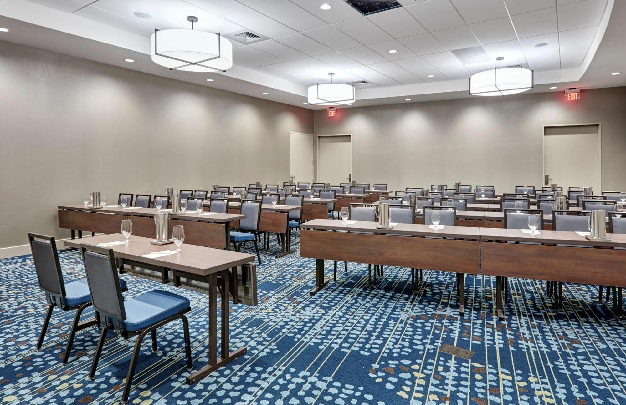 Doubletree By Hilton Charlotte Uptown Hotell Exteriör bild