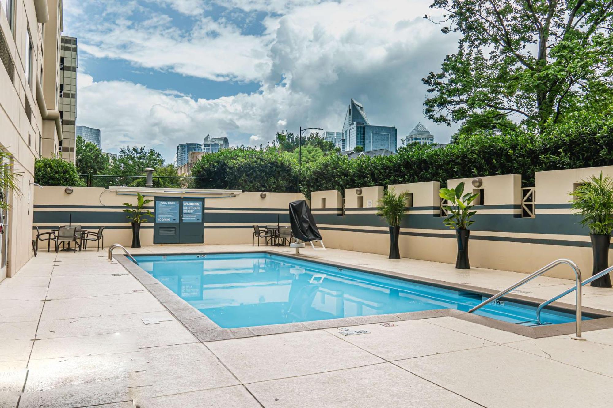Doubletree By Hilton Charlotte Uptown Hotell Exteriör bild
