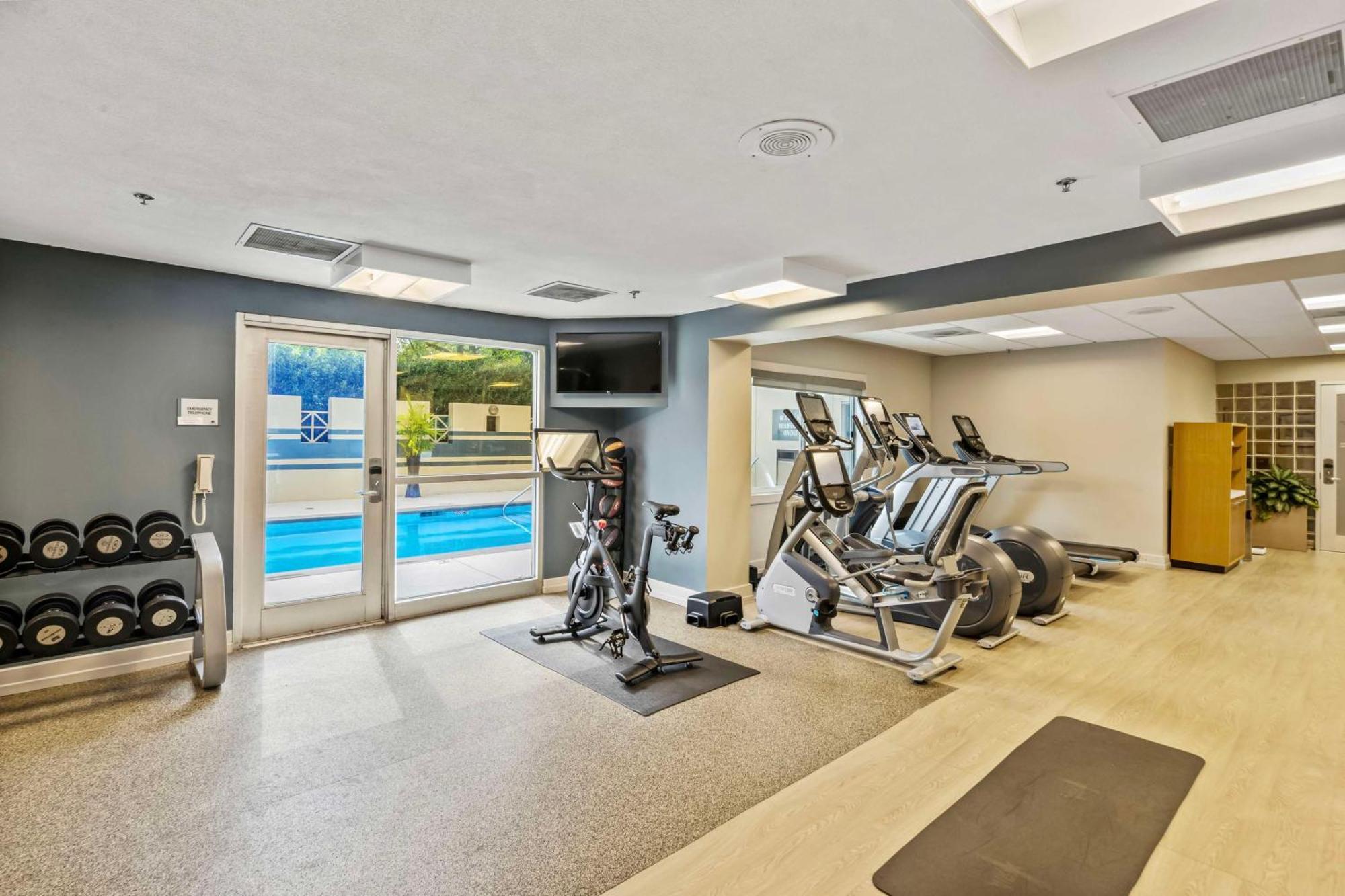 Doubletree By Hilton Charlotte Uptown Hotell Exteriör bild