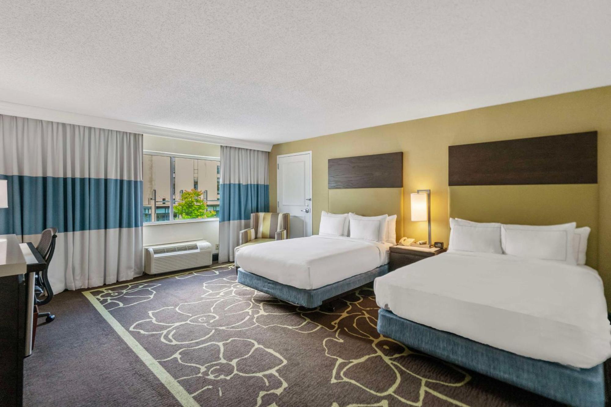 Doubletree By Hilton Charlotte Uptown Hotell Exteriör bild