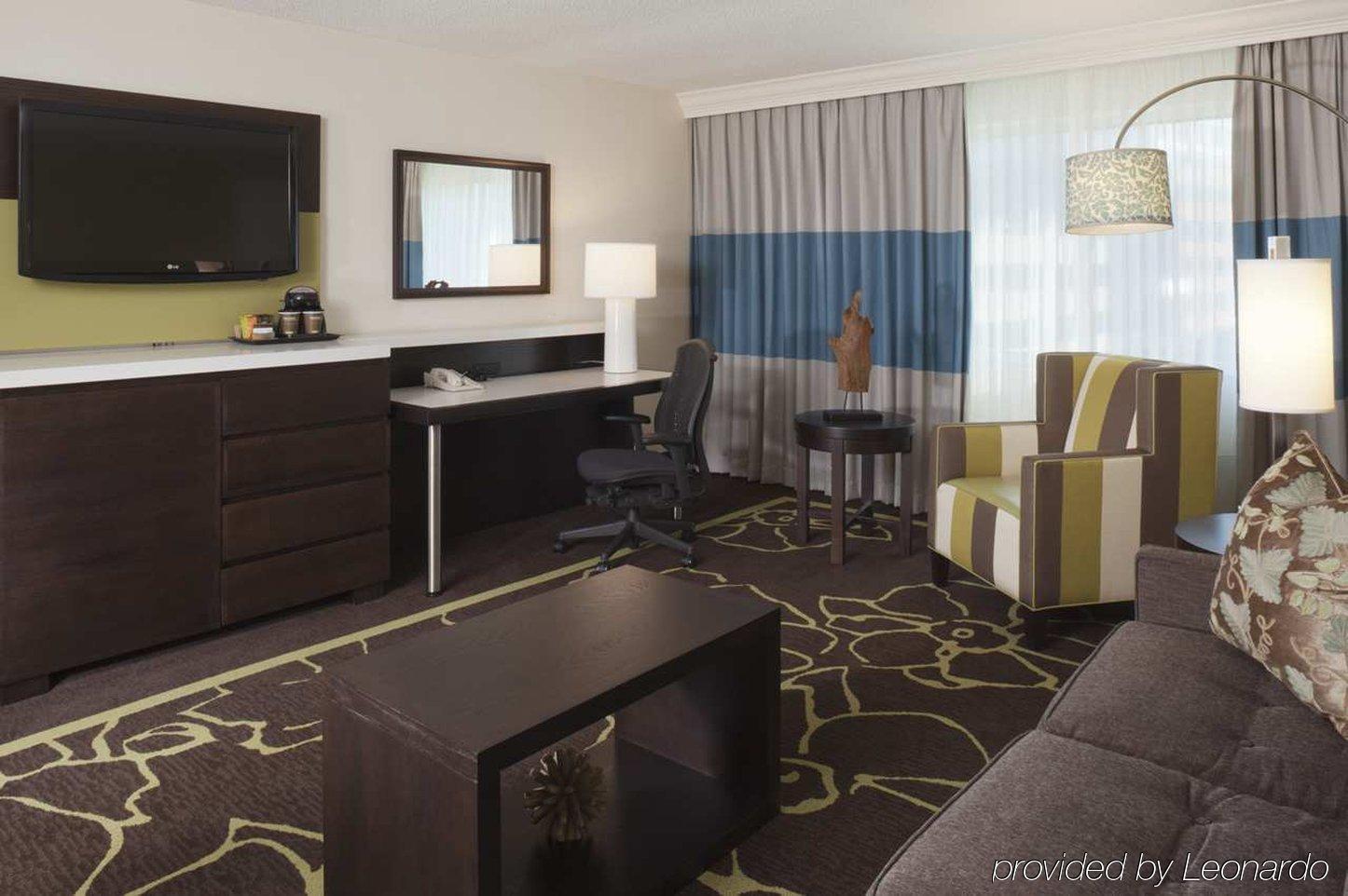 Doubletree By Hilton Charlotte Uptown Hotell Rum bild